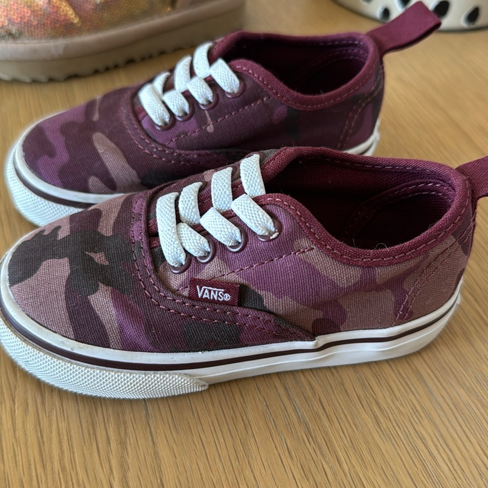 Vans camo pink